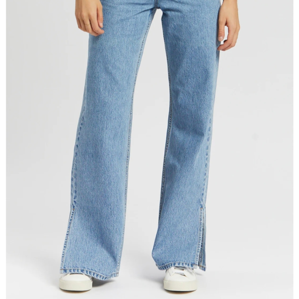 Dr. Denim Echo Shoe Cut Light Blue Straight Leg Women's Jeans Size 24 / 30 New!